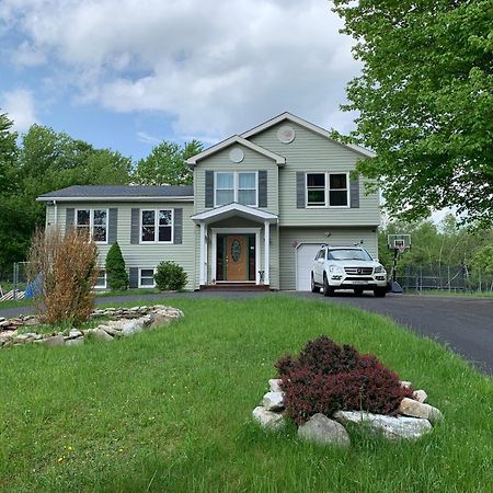 Lakehouse *Hottub*Jacuzzi*Firepit*Bbq*Pool Long Pond Bagian luar foto