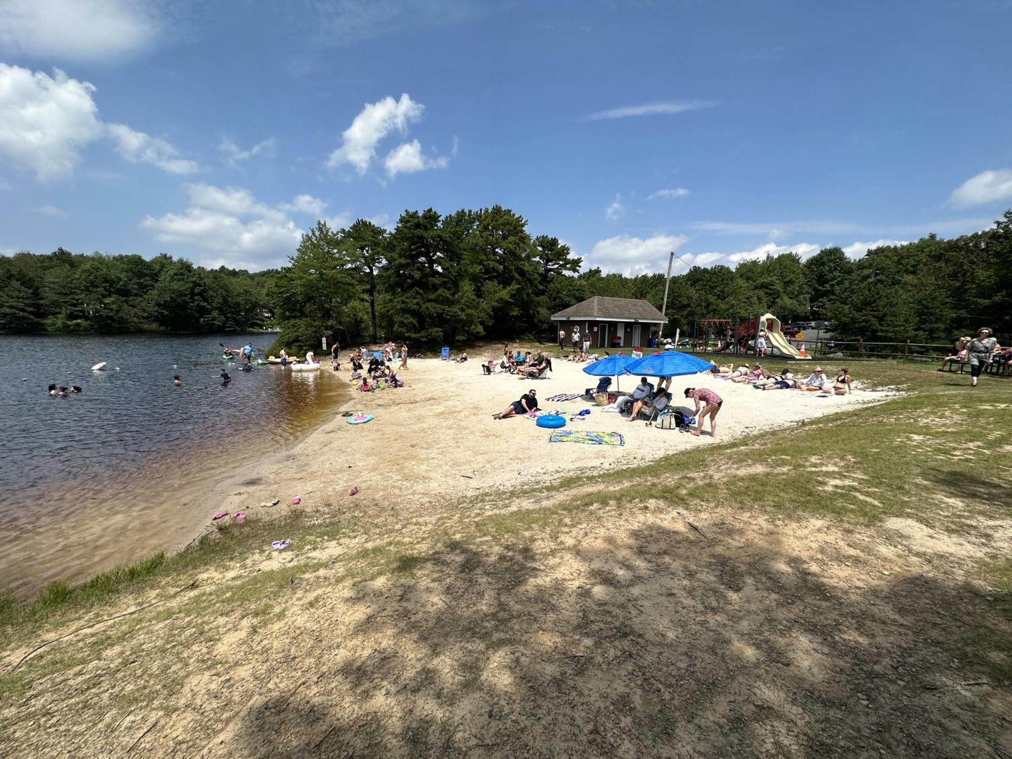 Lakehouse *Hottub*Jacuzzi*Firepit*Bbq*Pool Long Pond Bagian luar foto